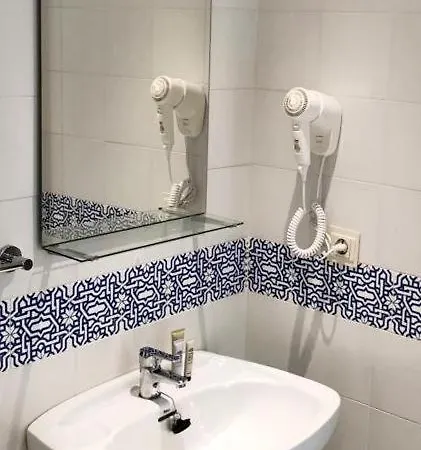 Fuentes De * Нерха